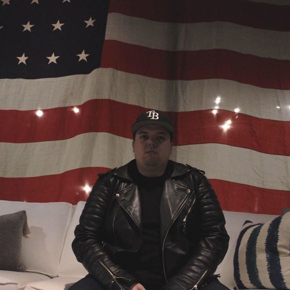 Meet your Posher, Chris - Picture 1 of 1